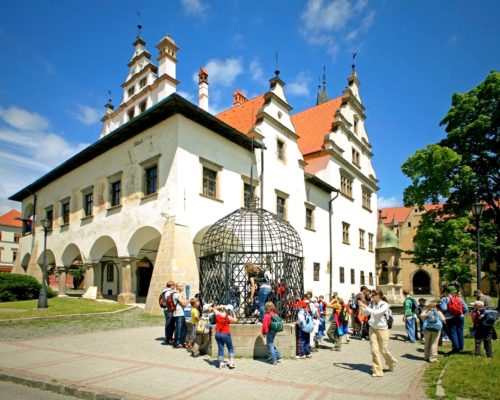 Левоча, клітка ганьби