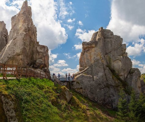 Фортеця Тустань