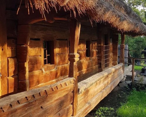 закарпатська деревяна хата
